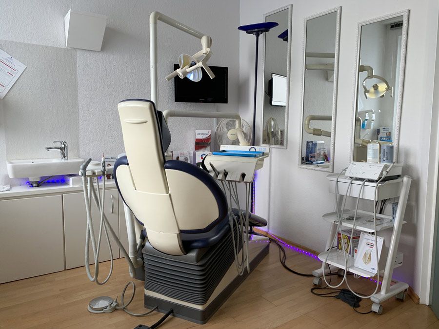 Zahnarztpraxis Dr. Judith Riebeck in Hannover, ein Behandlungsstuhl